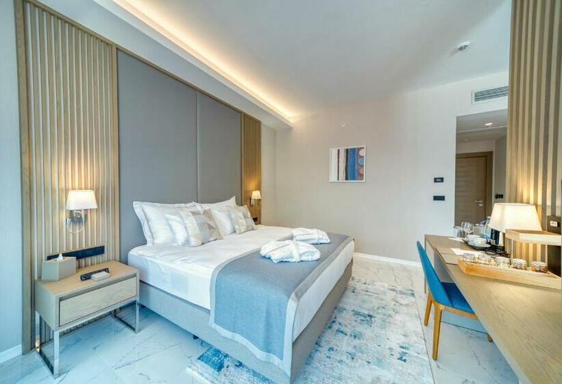 اتاق استاندارد, Hyatt Regency Kotor Bay Resort