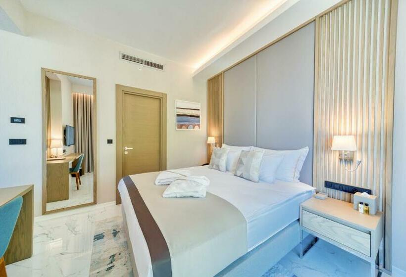 اتاق استاندارد, Hyatt Regency Kotor Bay Resort