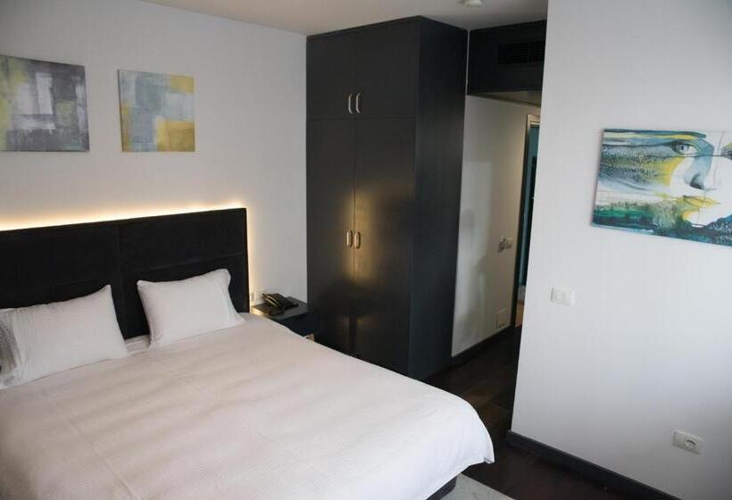 اتاق لوکس, Dim S Hotel & Restaurant