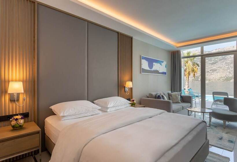 اتاق لوکس با چشم‌انداز دریا, Hyatt Regency Kotor Bay Resort