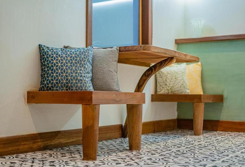 اتاق استاندارد با چشم‌انداز دریاچه, Peam Snea Resort