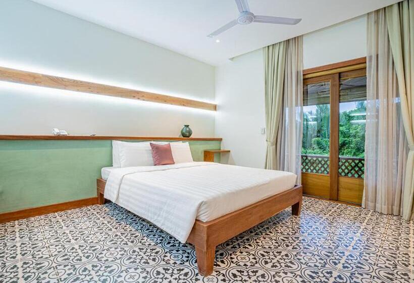 اتاق استاندارد با چشم‌انداز دریاچه, Peam Snea Resort