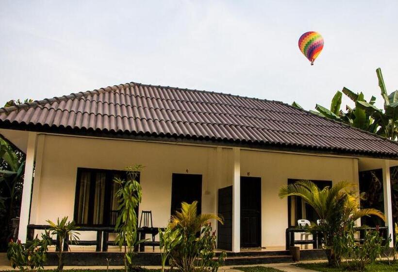 Standard Triple Room with Terrace, Diamond Resort Vang Vieng
