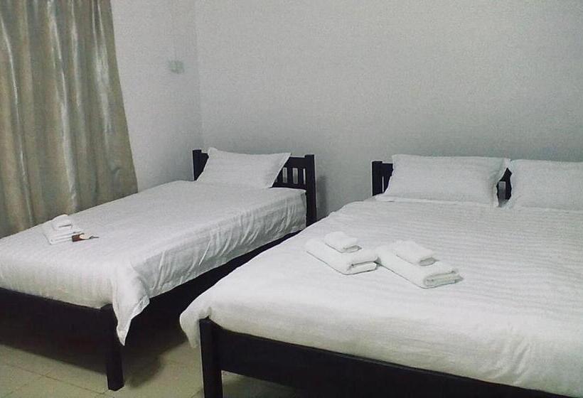 Standard Triple Room with Terrace, Diamond Resort Vang Vieng