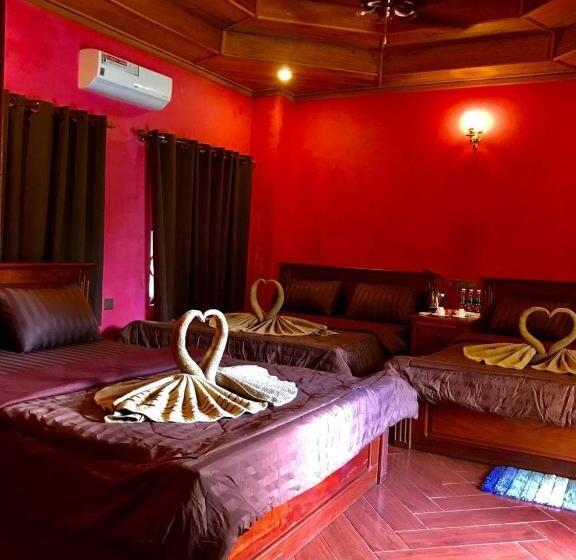 اتاق استاندارد سه نفره, Gibbon Lodge