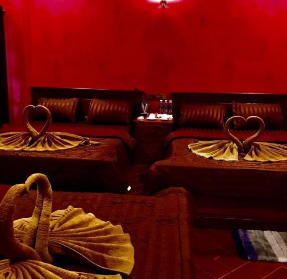اتاق استاندارد سه نفره, Gibbon Lodge