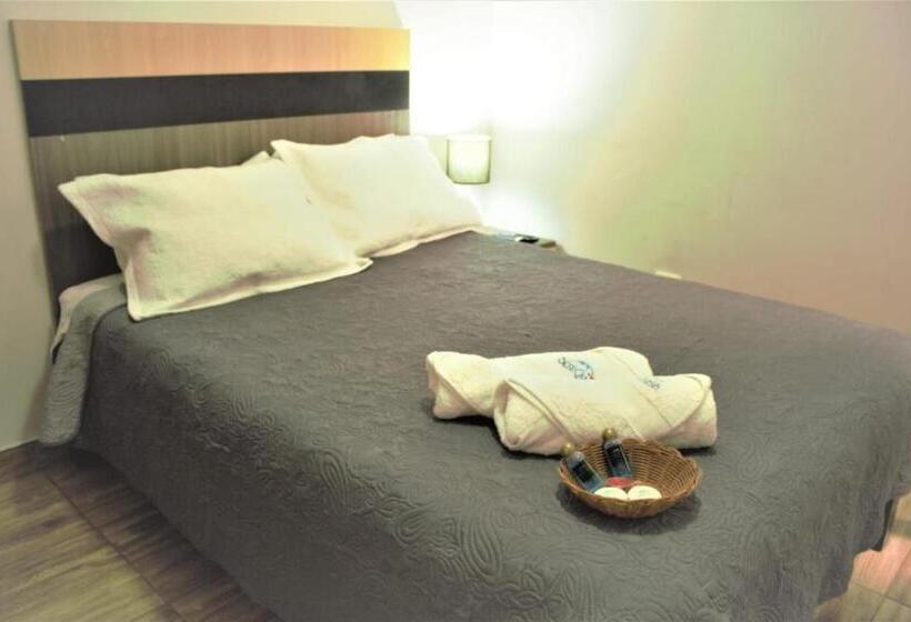 اتاق استاندارد با سرویس بهداشتی مشترک, Serk Ana Suite Hostal