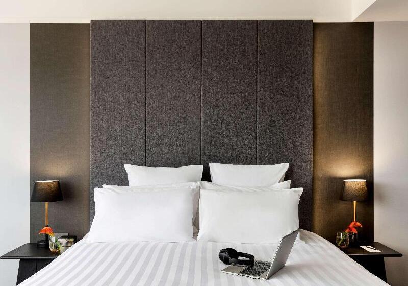 اتاق دلوکس با تخت کینگ و چشم‌انداز شهر, Pullman Rotorua