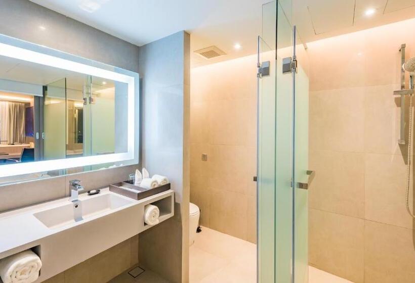 اتاق اساندارد با چشم‌انداز جانبی به دریا, Oceanfront Beach Resort   Sha Extra Plus