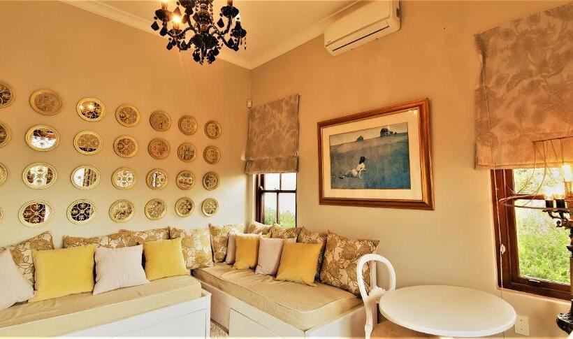 سوئیت با وان آب گرم, Bakenhof Winelands Lodge