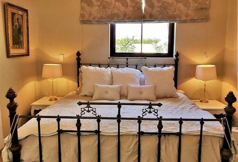 سوئیت با وان آب گرم, Bakenhof Winelands Lodge