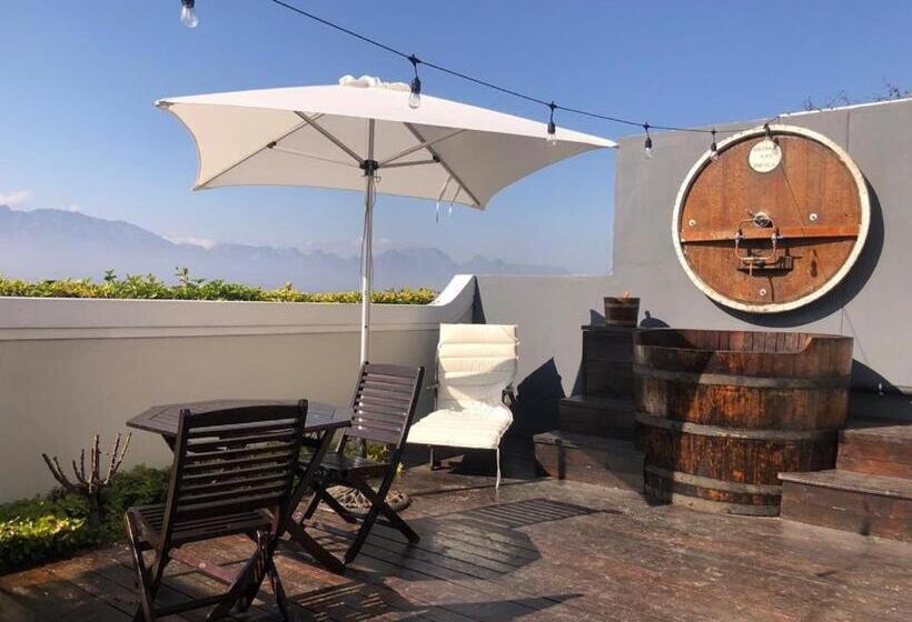 سوئیت با وان آب گرم, Bakenhof Winelands Lodge