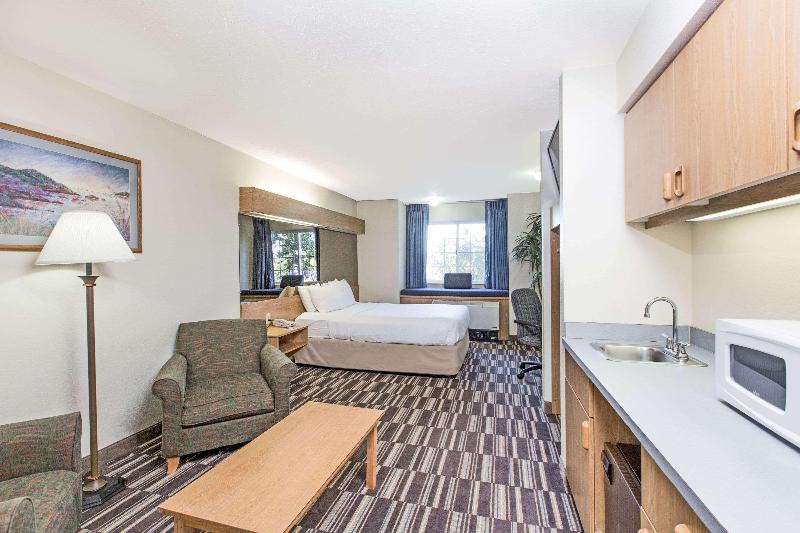 اتاق استاندارد با تخت دو نفره بزرگ, Baymont Inn & Suites By Wyndham Anchorage Airport