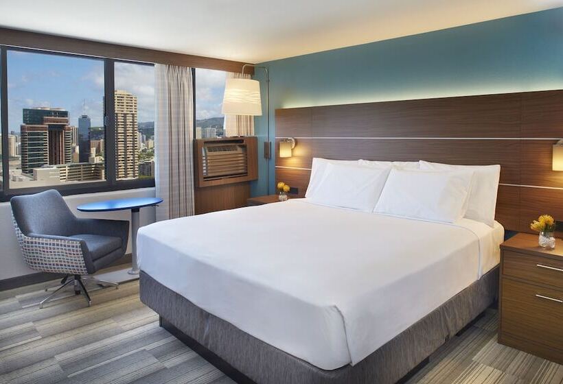 Standard Room Double Bed, Holiday Inn Express Waikiki