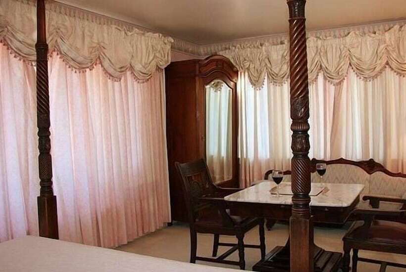 اتاق استاندارد, Martine Inn