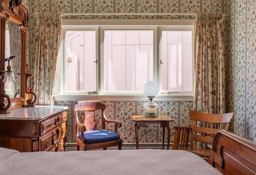 اتاق استاندارد, Martine Inn