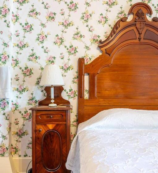 اتاق استاندارد اینتریور, Martine Inn