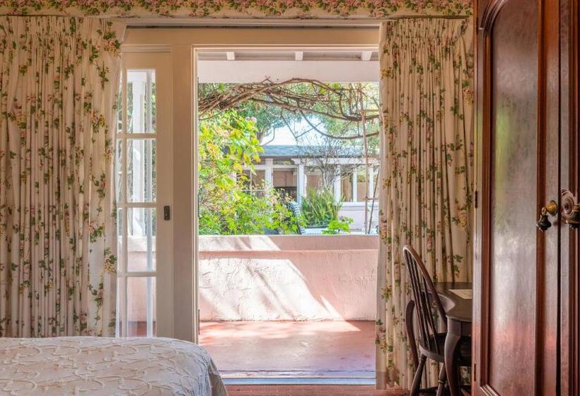 اتاق استاندارد اینتریور, Martine Inn