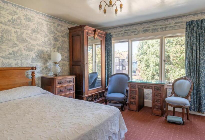 اتاق استاندارد اینتریور, Martine Inn