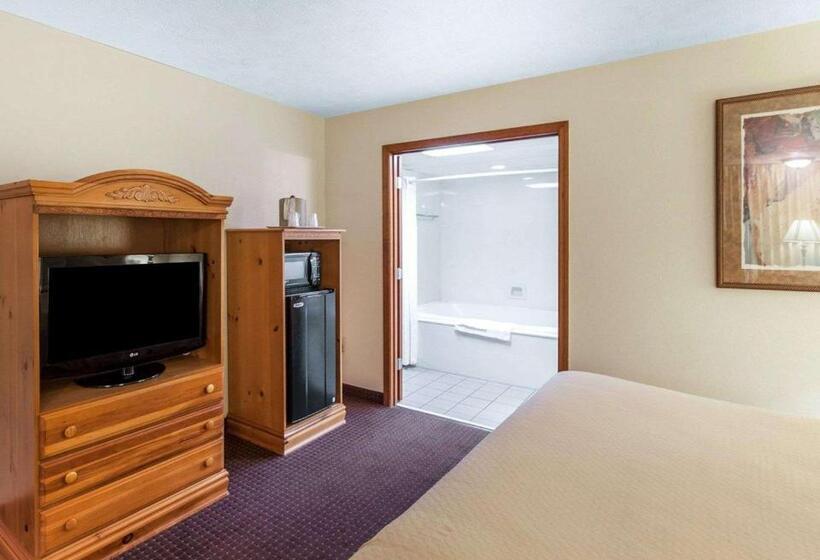 Suite Cama King, Quality Inn & Suites At Dollywood Lane