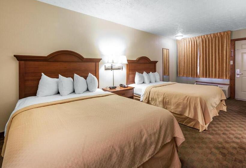 Standard Room, Quality Inn & Suites At Dollywood Lane