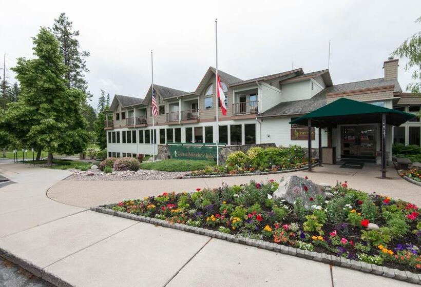 اتاق لوکس با تخت بزرگ, Meadow Lake Resort & Condos