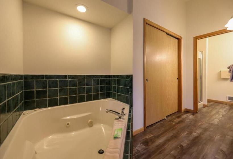 استودیوی استاندارد, Meadow Lake Resort & Condos