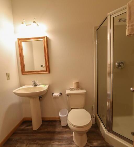 استودیوی استاندارد, Meadow Lake Resort & Condos