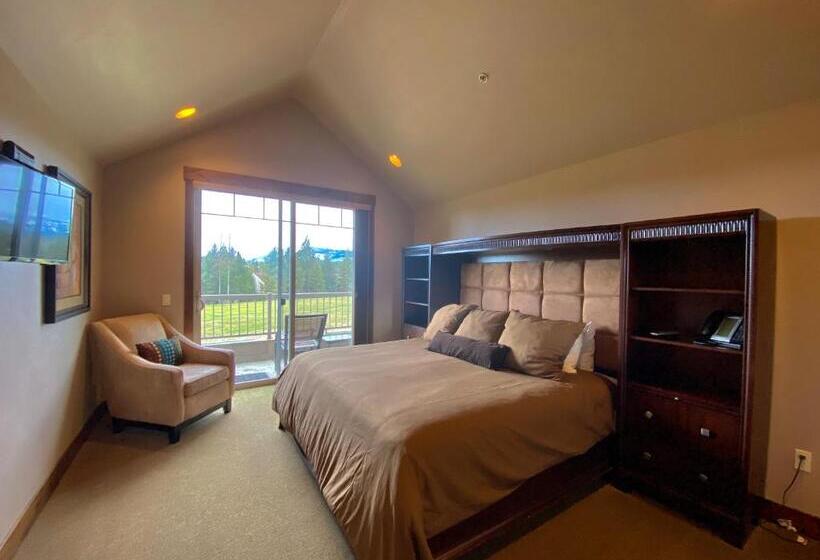 1 Bedroom Penthouse Apartment, Meadow Lake Resort & Condos