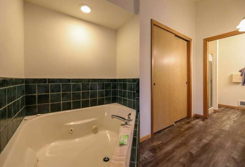 استودیوی استاندارد, Meadow Lake Resort & Condos