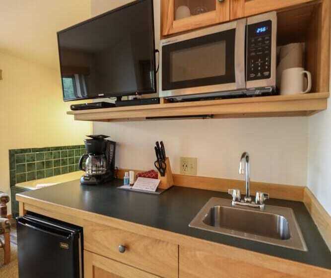استودیوی استاندارد, Meadow Lake Resort & Condos