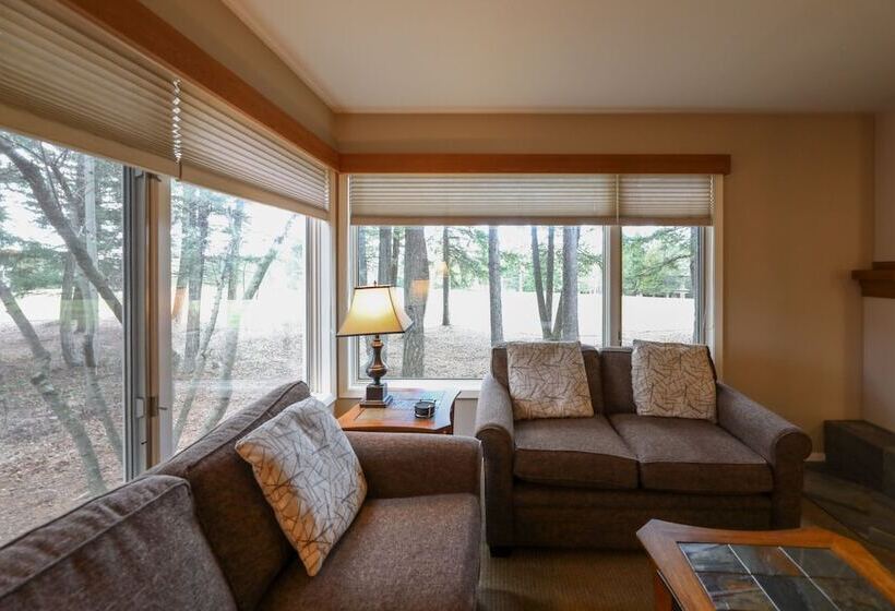 2 Bedroom Apartment, Meadow Lake Resort & Condos