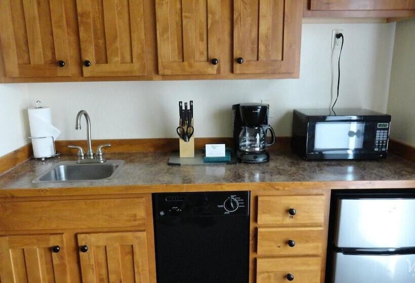 استودیوی لوکس, Meadow Lake Resort & Condos