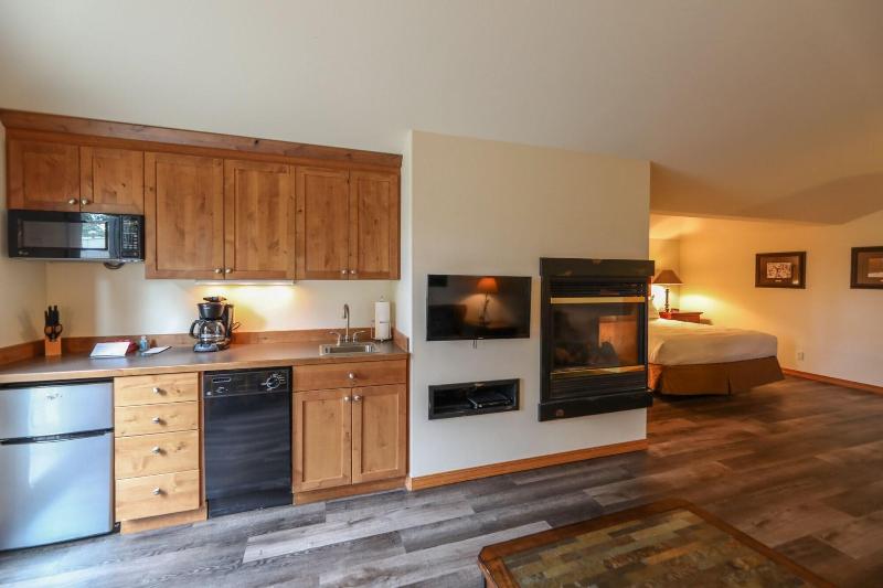 استودیوی لوکس, Meadow Lake Resort & Condos