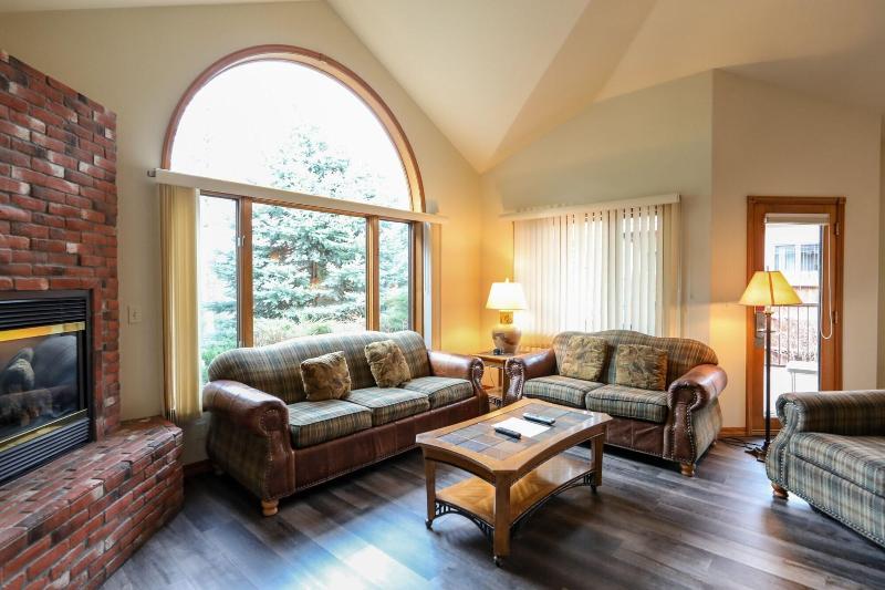 اتاق استاندارد با تخت بزرگ, Meadow Lake Resort & Condos
