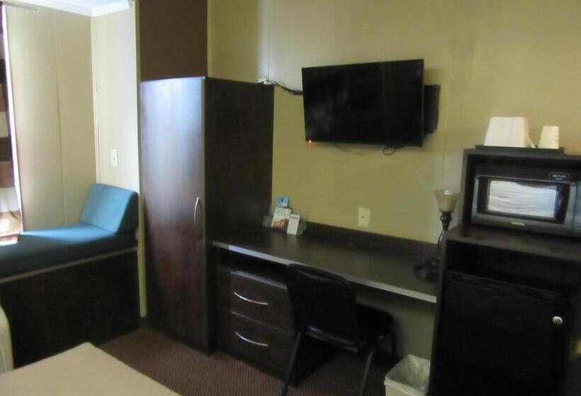 Standard Room Adapted for people with reduced mobility, Microtel Inn & Suites By Wyndham Columbia Two Notch Rd Area