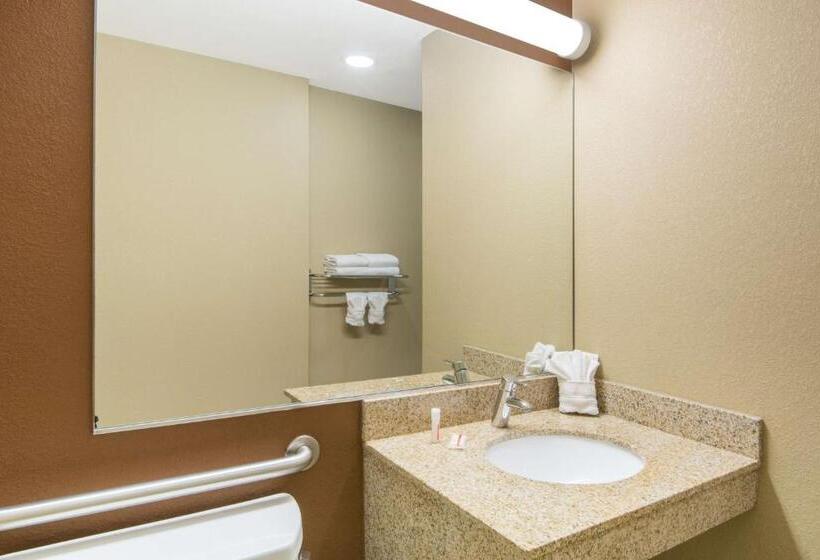 استودیوی استاندارد, Microtel Inn And Suites North Canton