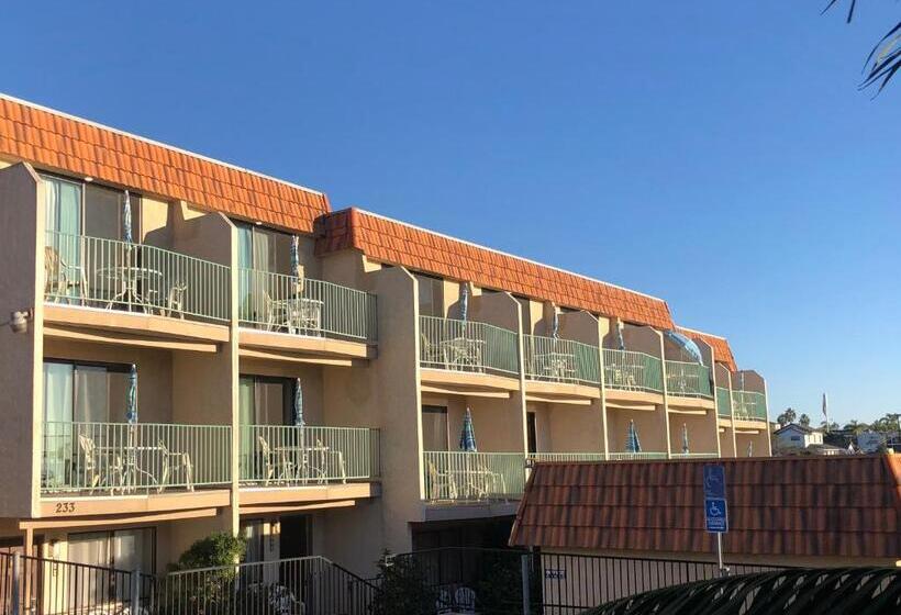 اتاق لوکس با بالکن و چشم‌انداز دریا, Moonlight Beach Motel