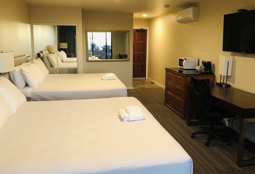 اتاق لوکس با بالکن و چشم‌انداز دریا, Moonlight Beach Motel
