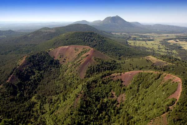 اتاق خانوادگی, Entre Lacs Et Volcans