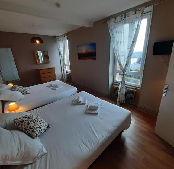 Family Room, Entre Lacs Et Volcans