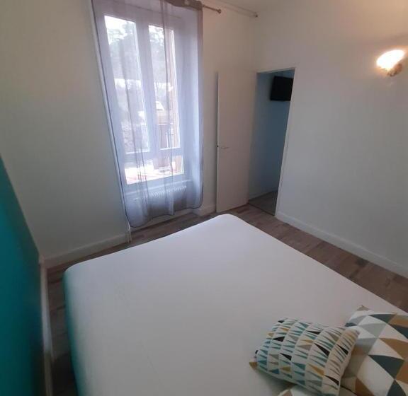 Family Room, Entre Lacs Et Volcans