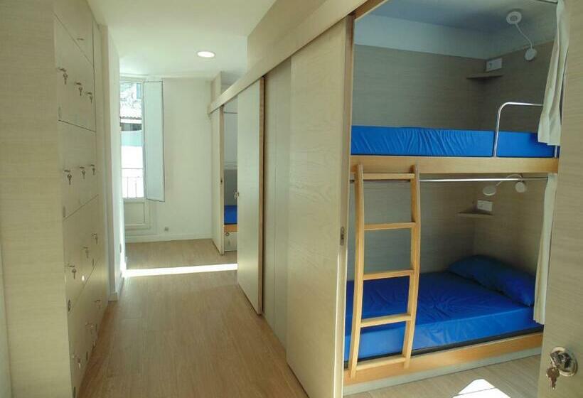 اتاق استاندارد چهارنفره با سرویس بهداشتی مشترک, Hostel Albergue O Mesón