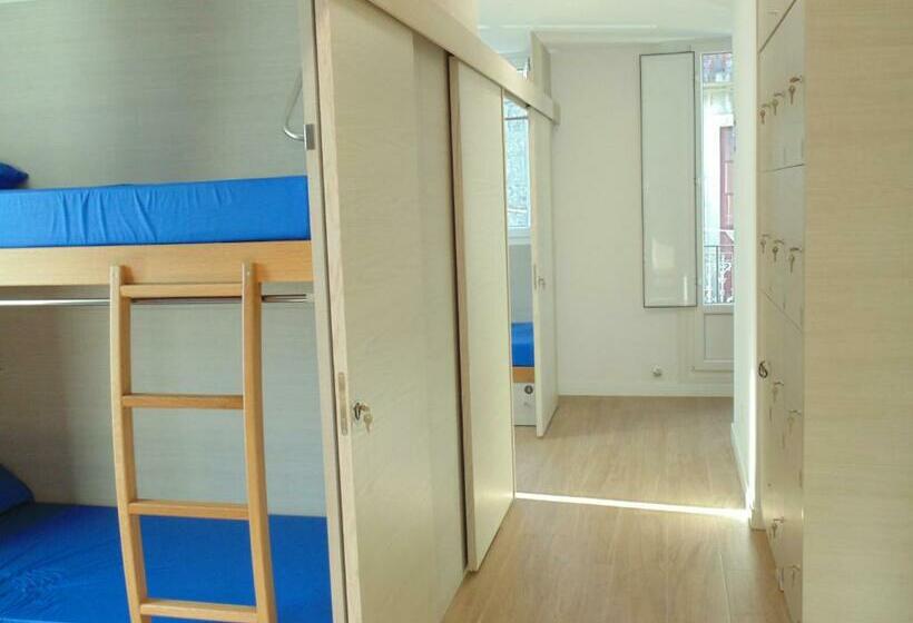 اتاق استاندارد چهارنفره با سرویس بهداشتی مشترک, Hostel Albergue O Mesón