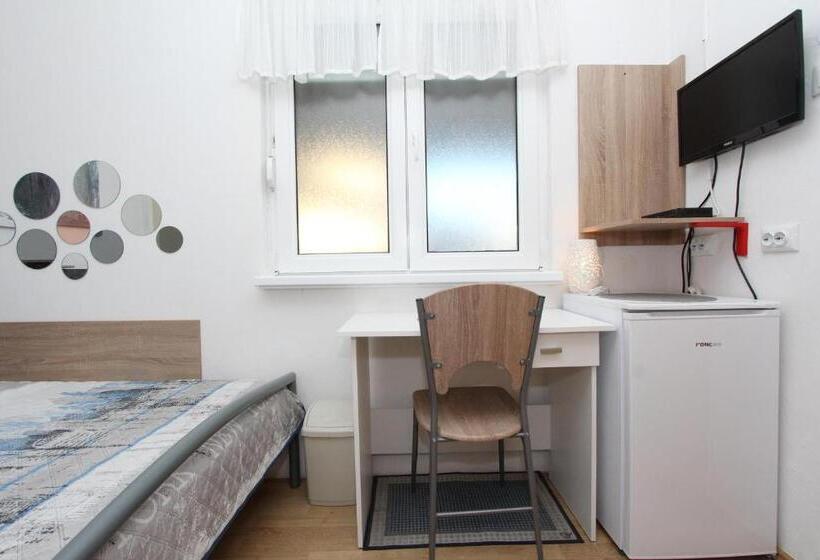 اتاق استاندارد یک نفره, Apartments Eva