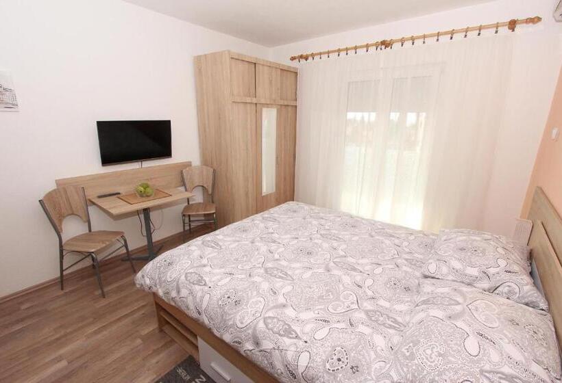 استودیو استاندارد با چشم‌انداز دریا و بالکن, Apartments Eva