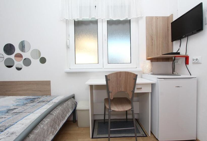 اتاق استاندارد یک نفره, Apartments Eva