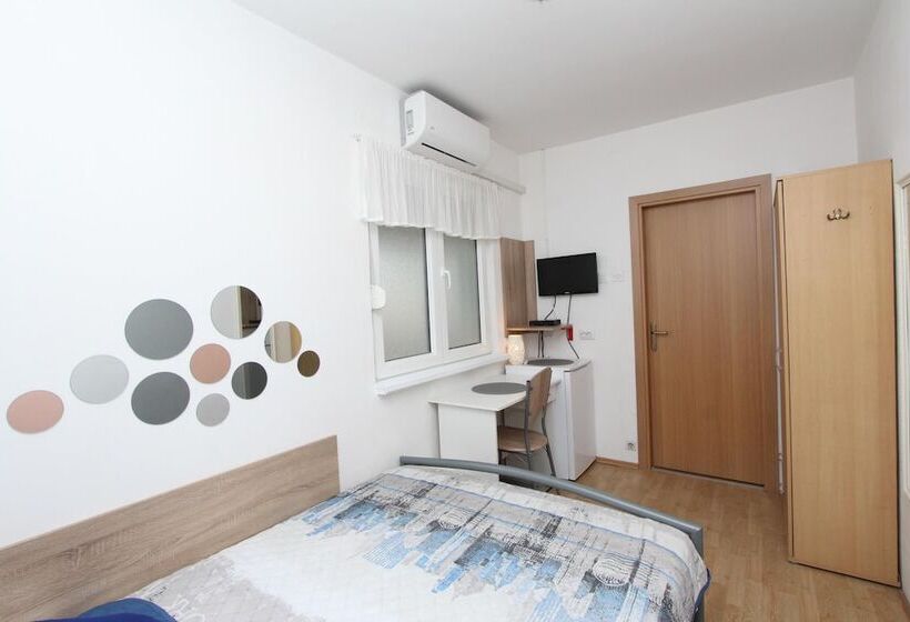 اتاق استاندارد یک نفره, Apartments Eva