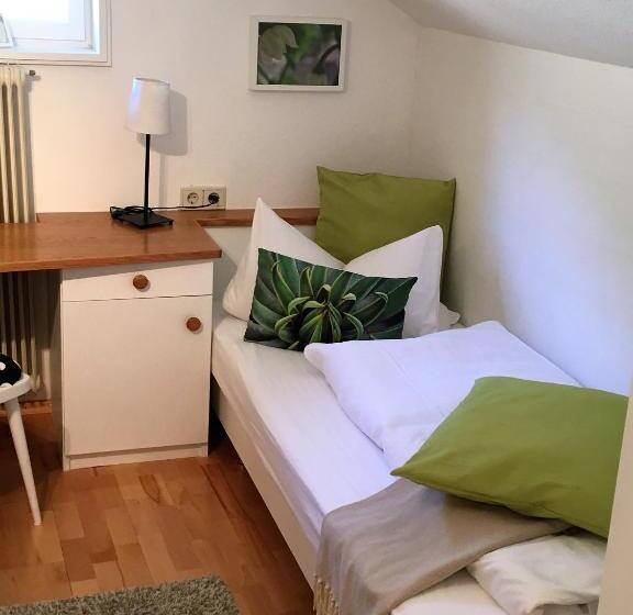 اتاق استاندارد یک نفره, Haus Tirolerland