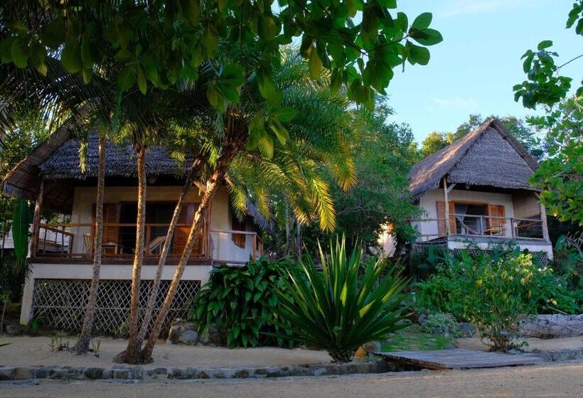 اتاق سوپریور با چشم‌انداز دریا, Coco Komba Lodge